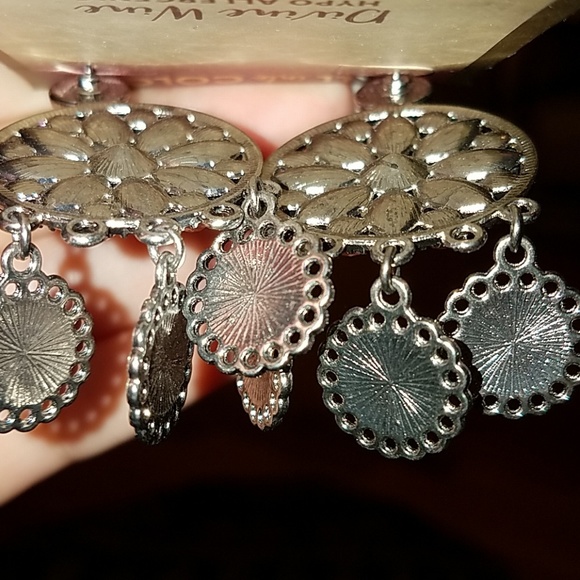 SALE ❣NEW❣Beautiful chandelier style earrings - Picture 4 of 5